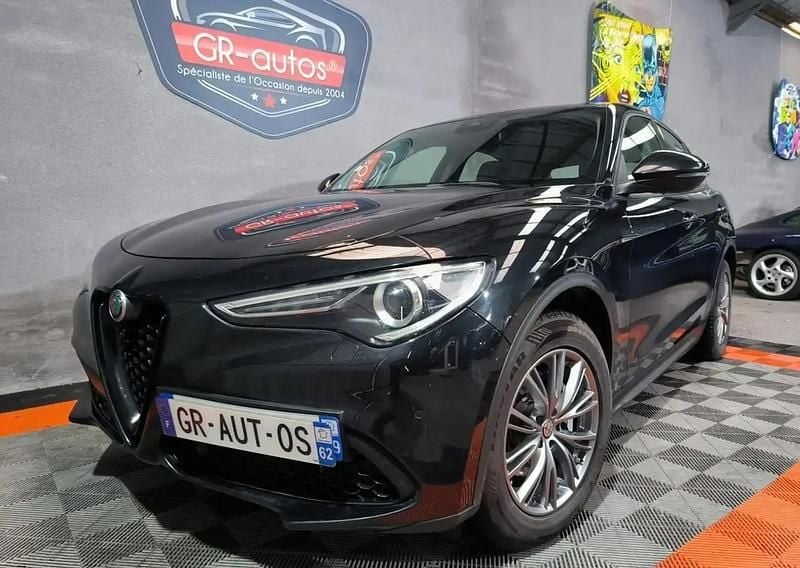 Noir Occasion 2019 Alfa Romeo Stelvio Executive SUV | 21 500 € (Super prix) - Image 1/4