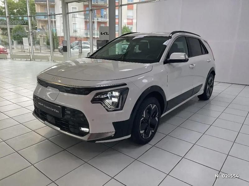 Blanc Utilisé 2023 Kia e-Niro Premium SUV | 29 990 € (Prix juste) - Image 1/4