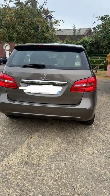 Utilisé 2013 Mercedes B180 Classic Monospace | 7 200 € (Prix assez cher) - Image 1/4