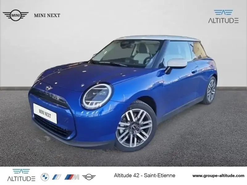 Bleu Utilisé 2024 Mini Cooper Classic Citadine | 33 990 € - Image 1/4