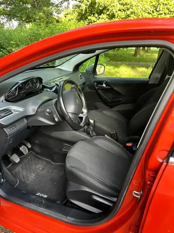 Utilisé 2017 Peugeot 208 Allure Citadine | 6 400 € (Super prix) - Image 1/4
