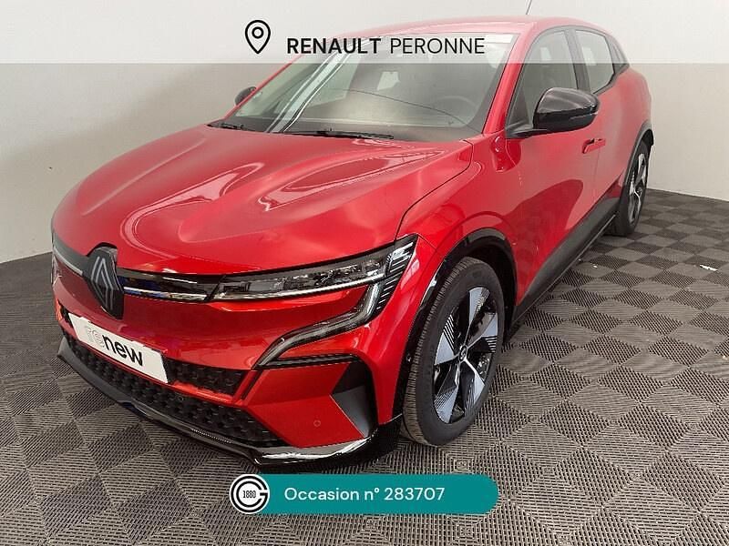 Rouge Utilisé 2022 Renault Mégane Equilibre Berline | 22 490 € (Prix juste) - Image 1/4