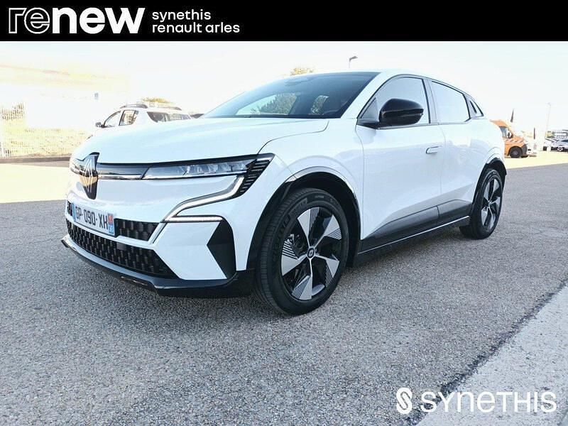 Blanc Occasion 2023 Renault Mégane Equilibre Berline | 20 490 € (Prix juste) - Image 1/4