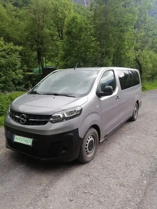 Gris Utilisé 2021 Opel Vivaro-e Combi Van | 23 500 € (Super prix) - Image 1/4