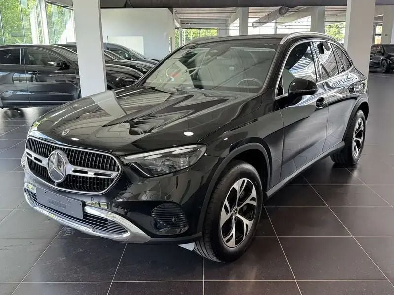 Gris Utilisé 2024 Mercedes GLC300e Avantgarde SUV | 57 950 € (Super prix) - Image 1/4