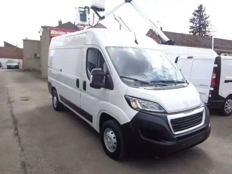 Blanc Utilisé 2021 Peugeot Boxer Van | 32 489 € - Image 1/4