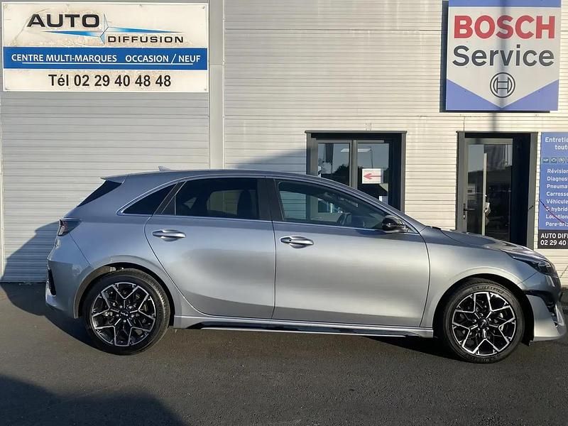Gris Occasion 2023 Kia Ceed GT GT-Line Berline | 25 300 € (Prix juste) - Image 1/4