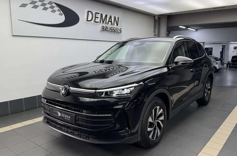 Noir Utilisé 2024 VW Tiguan Business SUV | 39 500 € (Prix juste) - Image 1/4