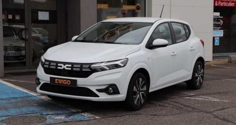 Blanc Utilisé 2024 Dacia Sandero Expression Citadine | 13 490 € (Bon prix) - Image 1/4
