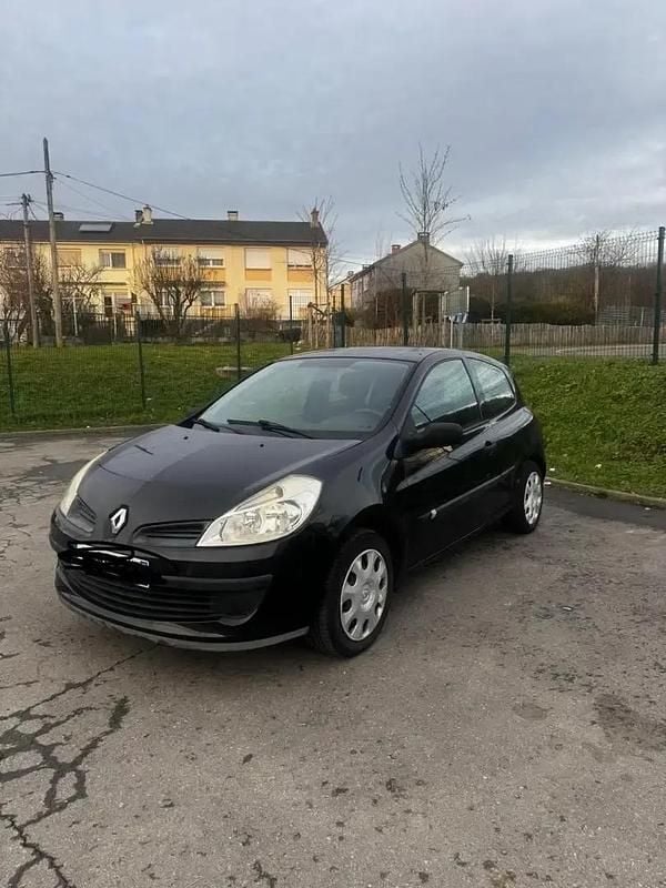 Occasion 2006 Renault Clio II Dynamique Berline | 4 000 € (Prix juste) - Image 1/4
