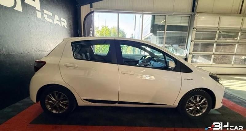 Occasion Toyota Yaris Hybrid 76 ch (55 kW) 2018 Blanc Citadine