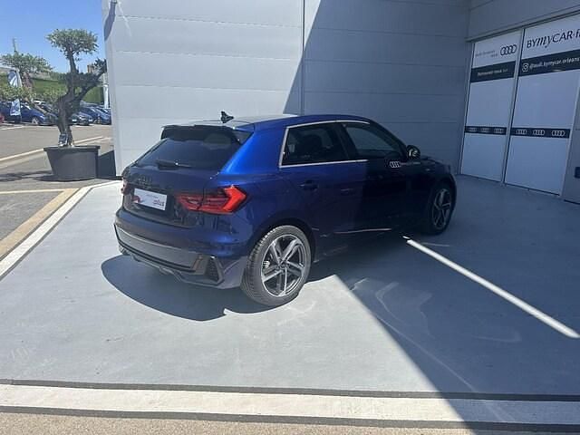 Occasion Audi A1 Sportback Black Edition 116 ch (85 kW) 2025 Bleu navarre métallisé noir mythe métallisé Citadine