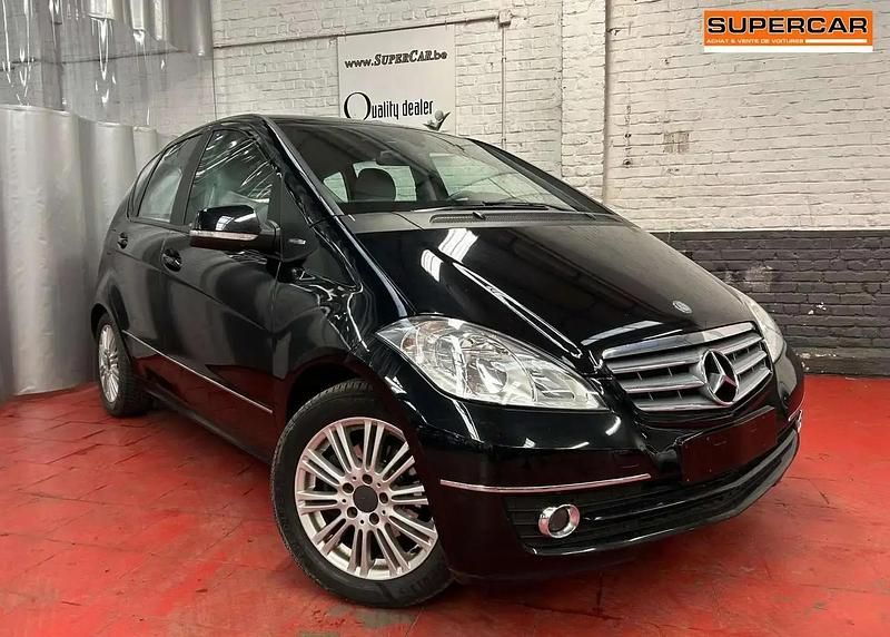 Noir Utilisé 2009 Mercedes A170 Elegance Monospace | 4 990 € - Image 1/4