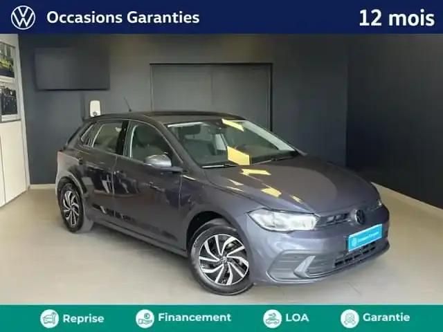 Gris cendré métallisé Occasion 2022 VW Polo Life Berline | 17 980 € (Prix juste) - Image 1/4