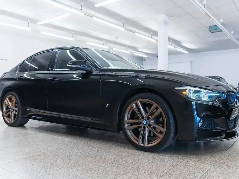 Noir Utilisé 2018 BMW 330e M Performance Berline | 25 490 € (Prix assez cher) - Image 1/4