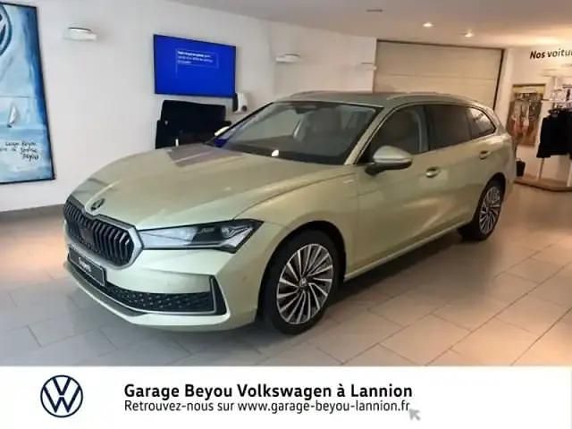 Jaune Utilisé 2024 Skoda Superb LAURIN & KLEMENT Break | 40 990 € (Prix cher) - Image 1/4