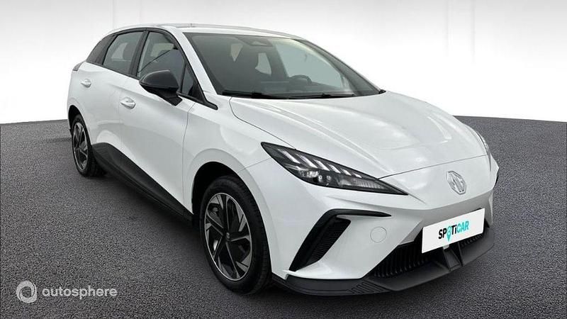 Occasion MG MG4 EV 125 kW (170 ch) 2023 Blanc Citadine