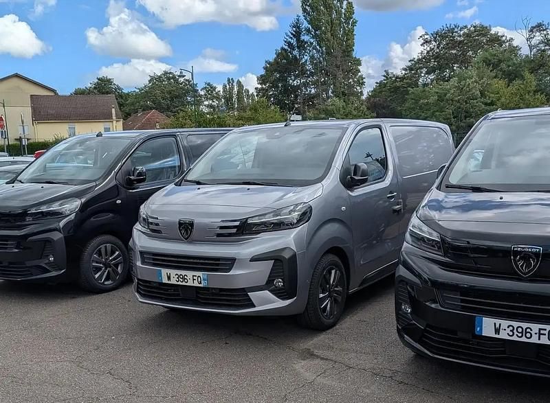 Gris Nouvelle 2025 Peugeot Expert Van | 37 950 € (Prix juste) - Image 1/2