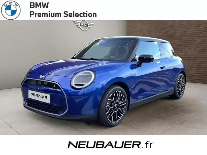 Bleu Utilisé 2024 Mini Cooper SE Favoured Citadine | 33 400 € - Image 1/4