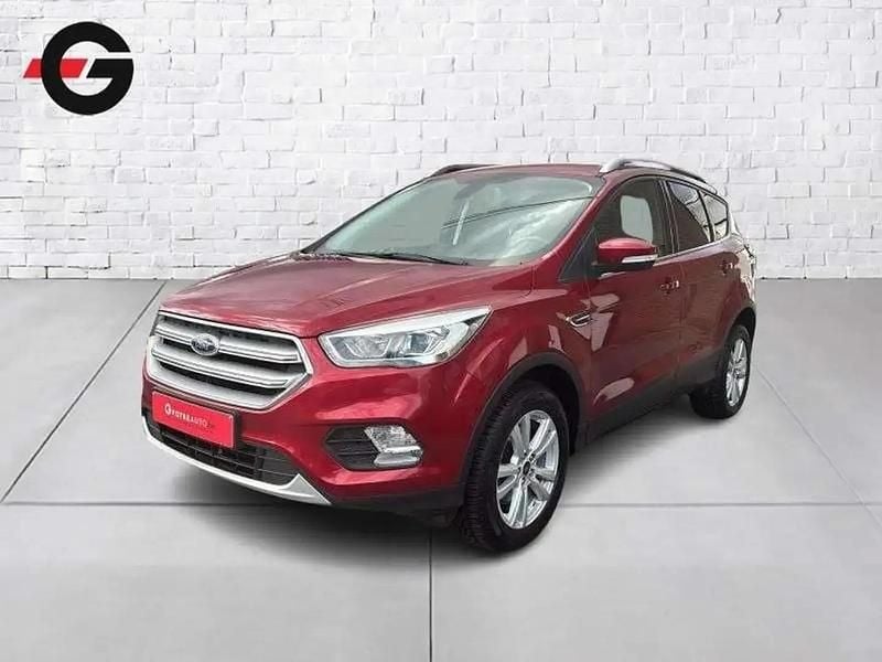 Rouge Utilisé 2018 Ford Kuga Business Edition SUV | 13 490 € (Super prix) - Image 1/4