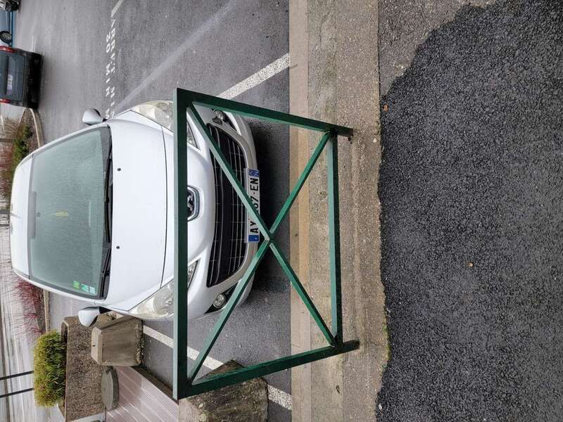 Image 3/4