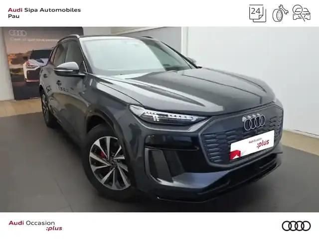 Nouvelle Audi Q6 e-tron Performance 225 kW (306 ch) 2025 Gris magnetique SUV