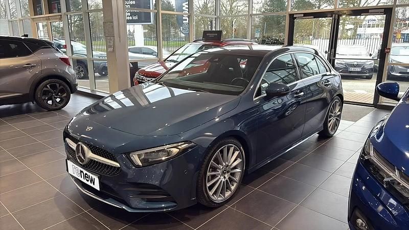 Bleu Occasion 2019 Mercedes A200 AMG line Berline | 26 280 € (Prix juste) - Image 1/4