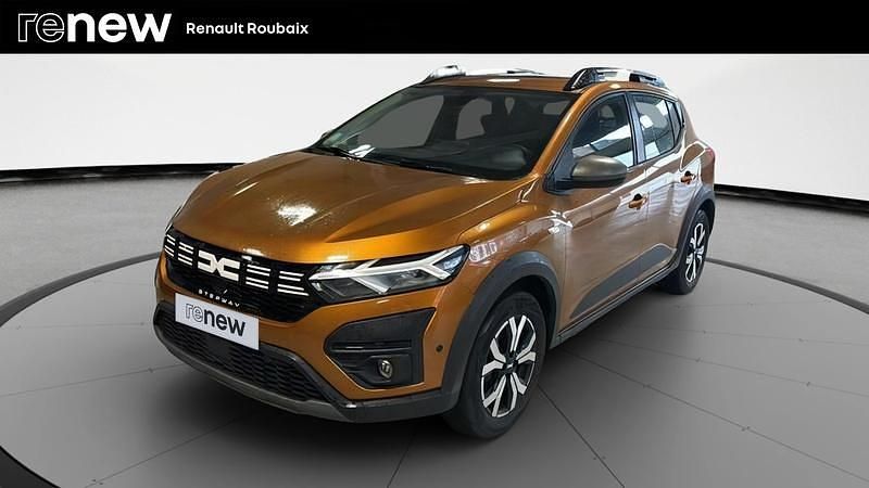 Orange Utilisé 2023 Dacia Sandero Expression Citadine | 16 299 € (Prix assez cher) - Image 1/4