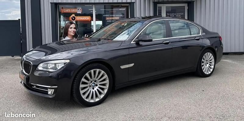 Gris Utilisé 2013 BMW 750 Berline | 22 990 € - Image 1/4