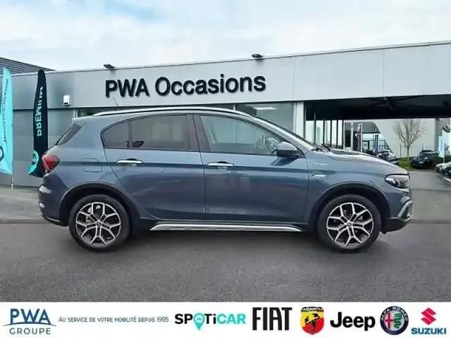 Occasion Fiat Tipo Cross 2022 Bleu oceano métallisé Berline