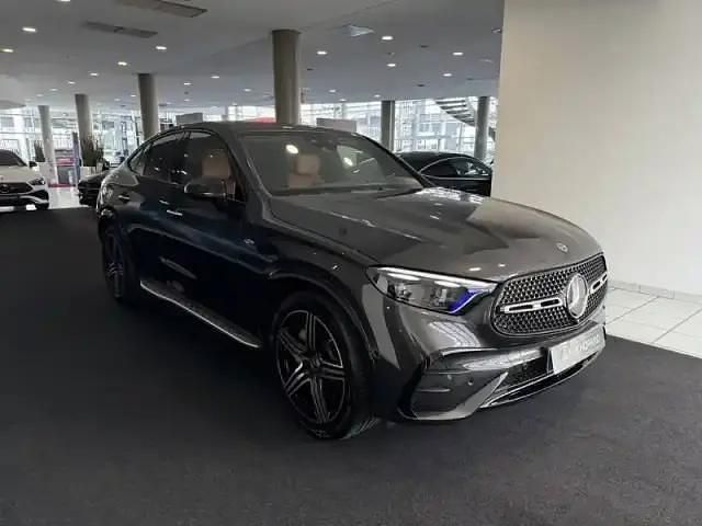 Matt olive green Occasion 2025 Mercedes GLC300 Coupé | 89 900 € (Prix cher) - Image 1/4
