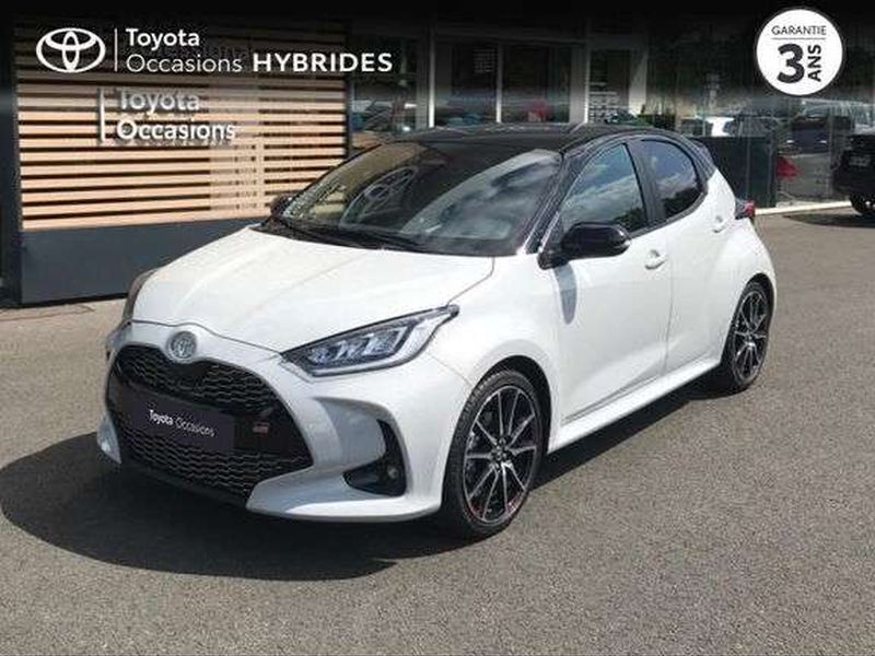 Utilisé 2024 Toyota Yaris Hybrid Sport Berline | 25 990 € (Prix juste) - Image 1/1