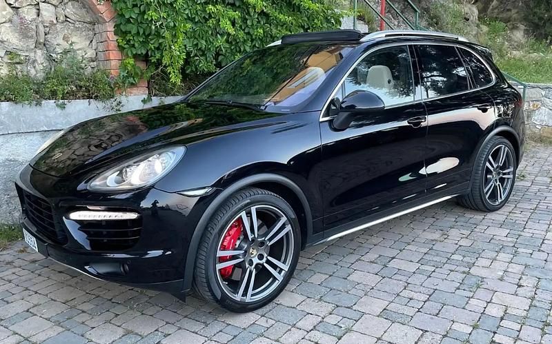 Noir Utilisé 2011 Porsche Cayenne Turbo SUV | 39 990 € - Image 1/4