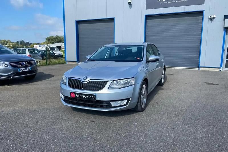 Gris Utilisé 2014 Skoda Octavia Berline | 8 990 € (Prix cher) - Image 1/4