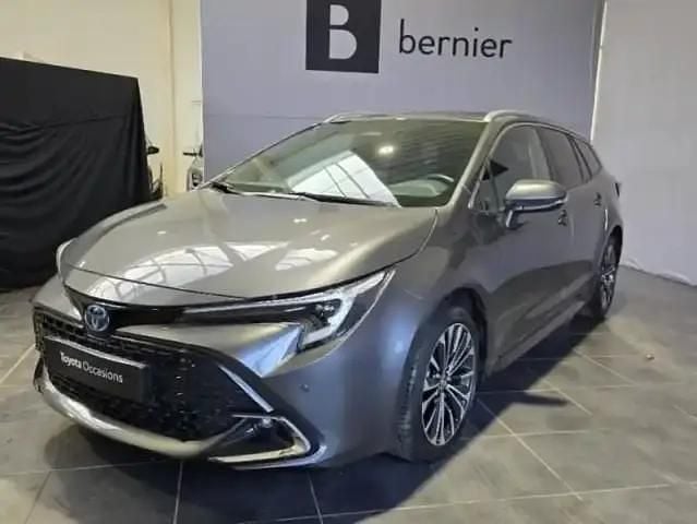 Gris atlas métallisé Utilisé 2024 Toyota Corolla Design Break | 28 680 € (Prix juste) - Image 1/4