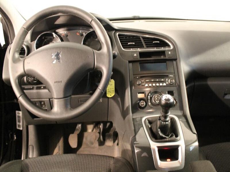 Occasion Peugeot 5008 Active 112 ch (82 kW) 2011 Noir Monospace