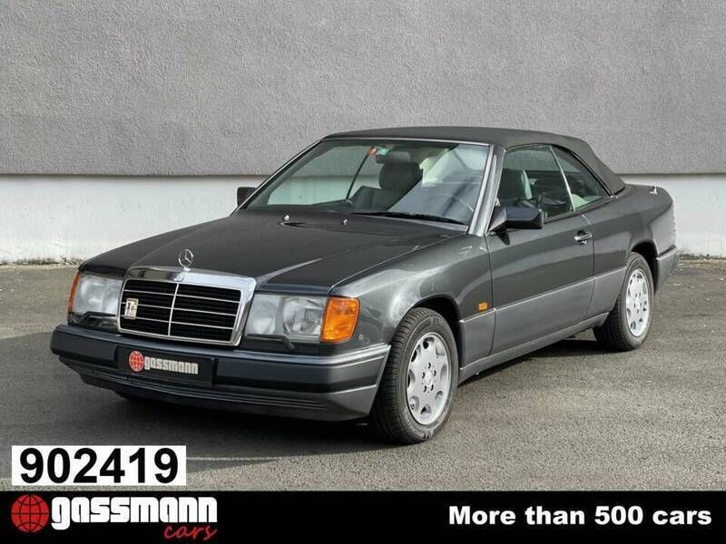 Noir Utilisé 1993 Mercedes E320 Cabriolet | 45 101 € - Image 1/4