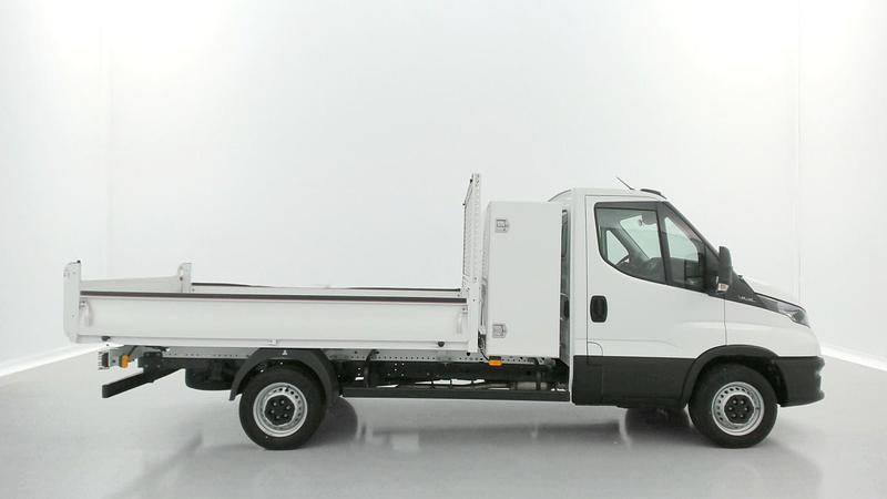 Nouvelle Iveco Daily 136 ch (100 kW) 2026 Blanc Berline