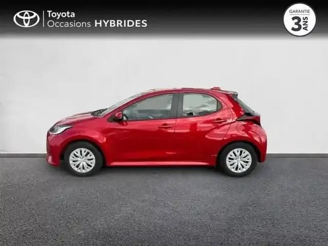 Occasion Toyota Yaris Hybrid 2023 Rouge intense (n) Berline