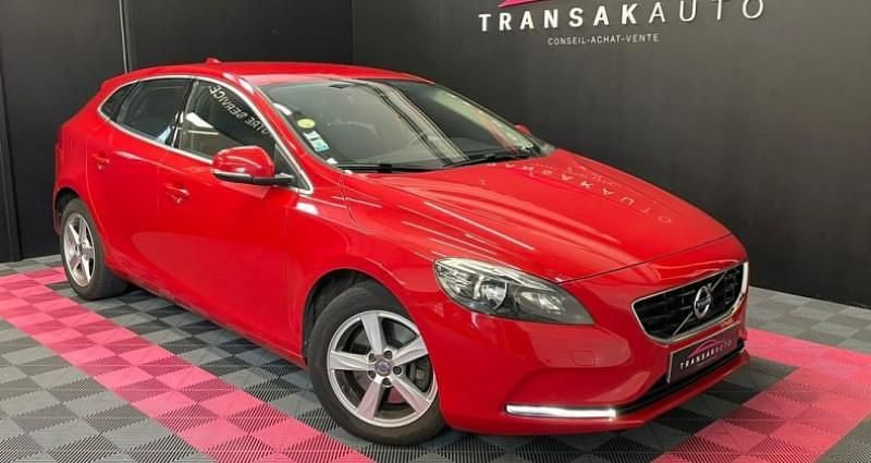 Rouge Utilisé 2016 Volvo V40 Momentum Break | 8 990 € - Image 1/4