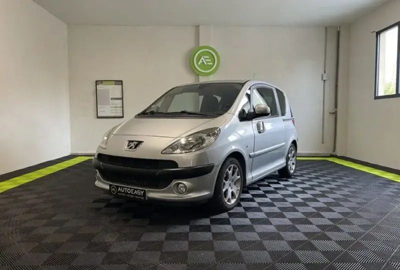 Gris Utilisé 2009 Peugeot 1007 Citadine | 4 990 € - Image 1/4