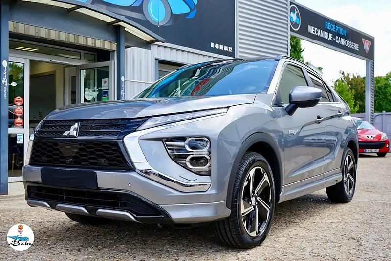 Gris Utilisé 2021 Mitsubishi Eclipse Cross Instyle SUV | 23 800 € (Prix juste) - Image 1/4
