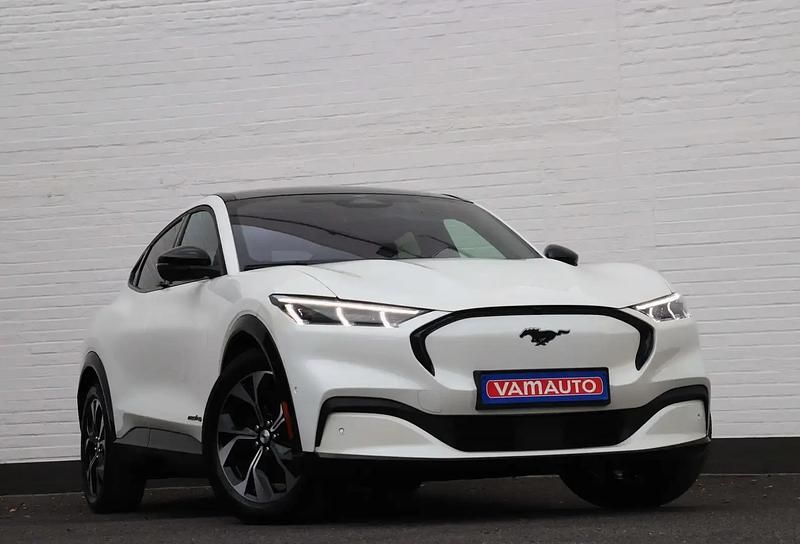 Blanc Utilisé 2023 Ford Mustang Mach-E Premium SUV | 34 450 € (Bon prix) - Image 1/4