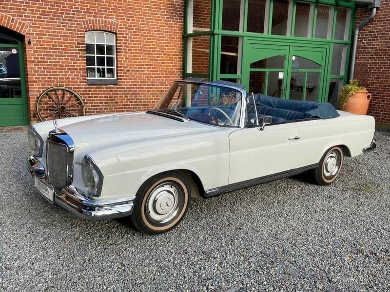 Blanc Utilisé 1963 Mercedes 220 SE Cabriolet | 95 000 € - Image 1/4