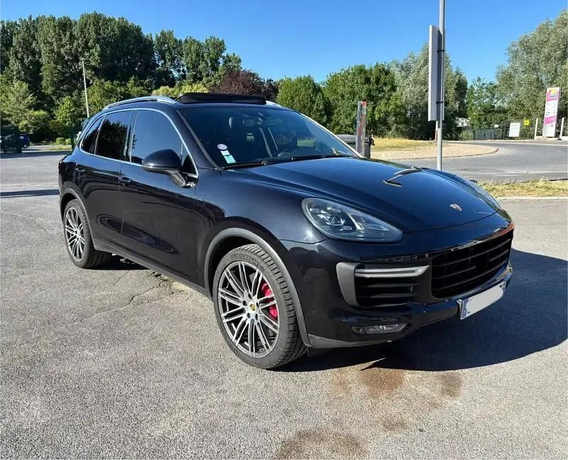 Utilisé 2015 Porsche Cayenne Turbo SUV | 39 690 € - Image 1/4