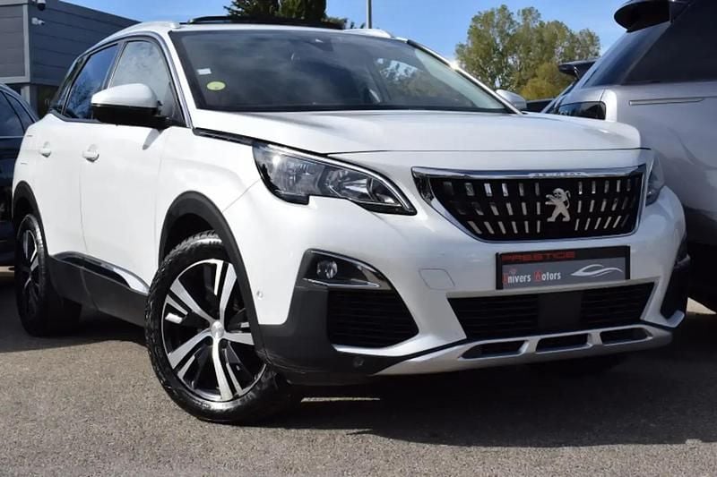 Blanc Utilisé 2019 Peugeot 3008 GT-line SUV | 17 900 € (Prix juste) - Image 1/4