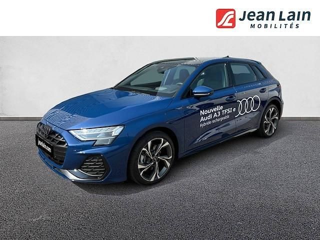 Bleu ascari métallisé Utilisé 2025 Audi A3 Sportback e-tron S-Line Citadine | 52 300 € - Image 1/4