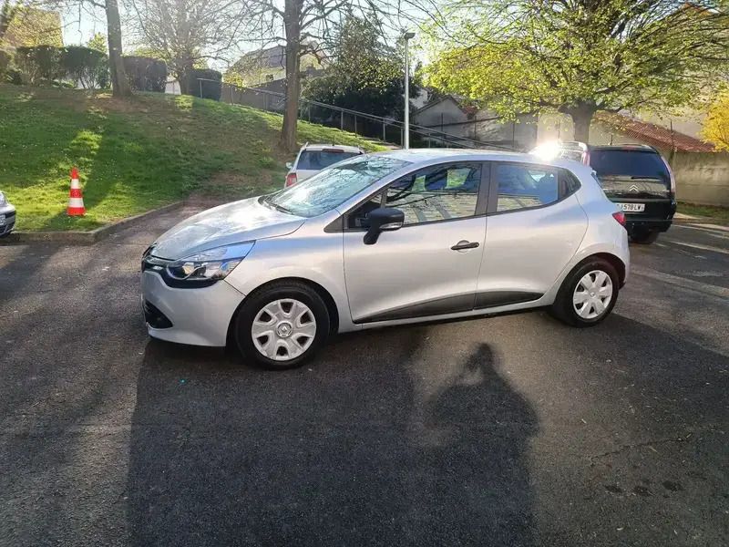 Utilisé 2013 Renault Clio IV Expression Berline | 4 800 € (Prix assez cher) - Image 1/4