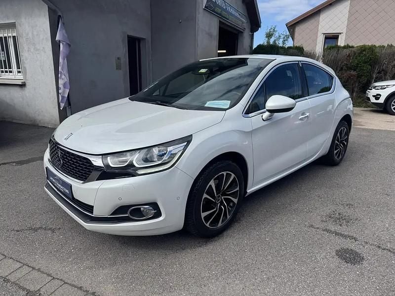 Blanc Utilisé 2015 DS Automobiles DS4 So Chic Berline | 6 990 € (Super prix) - Image 1/4