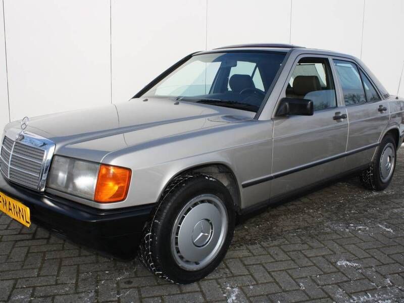 Gris Utilisé 1986 Mercedes 190 Berline | 12 900 € - Image 1/4